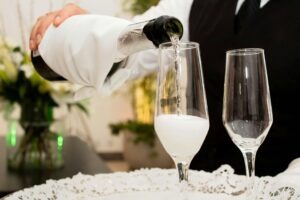 Eleganckie wnętrze restauracji Clue w centrum Szczecina Clue Szczecin – konferencje Szczecin, restauracja szczecin, impreza firmowa i wigilia firmowa Szczecin. Restauracja w centrum Szczecina